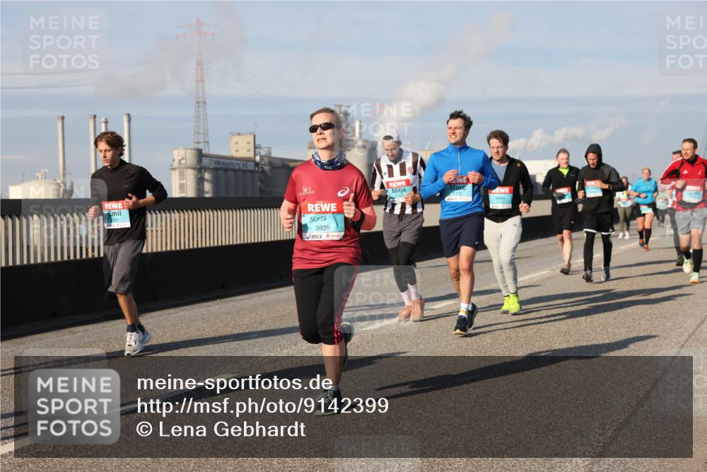 03.10.2025 - Köhlbrandbrückenlauf Lena Gebhardt http://msf.ph/oto/9142399 03.10.2025 10:00:15 Position 2 3839, 2770 meine-sportfotos.de