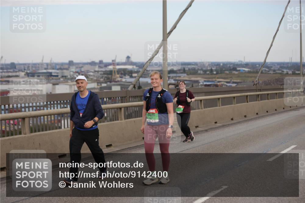 03.10.2025 - Köhlbrandbrückenlauf Jannik Wohlers http://msf.ph/oto/9142400 03.10.2025 15:42:06 Position 1 8664 meine-sportfotos.de