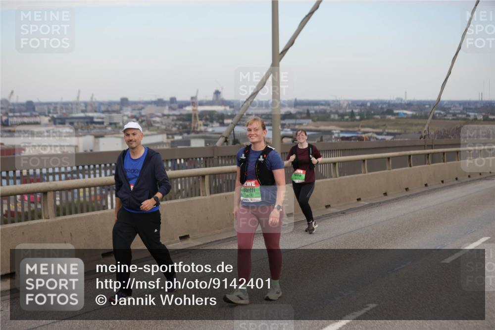 03.10.2025 - Köhlbrandbrückenlauf Jannik Wohlers http://msf.ph/oto/9142401 03.10.2025 15:42:06 Position 1 8664 meine-sportfotos.de