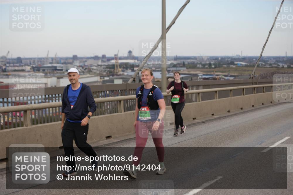 03.10.2025 - Köhlbrandbrückenlauf Jannik Wohlers http://msf.ph/oto/9142404 03.10.2025 15:42:06 Position 1 8664 meine-sportfotos.de