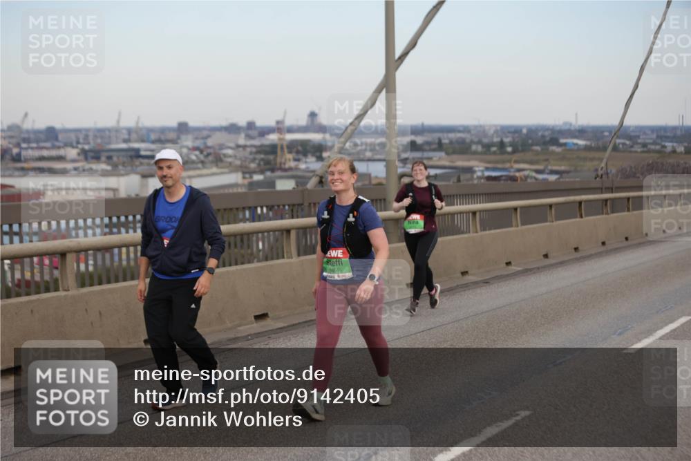 03.10.2025 - Köhlbrandbrückenlauf Jannik Wohlers http://msf.ph/oto/9142405 03.10.2025 15:42:06 Position 1 8664 meine-sportfotos.de