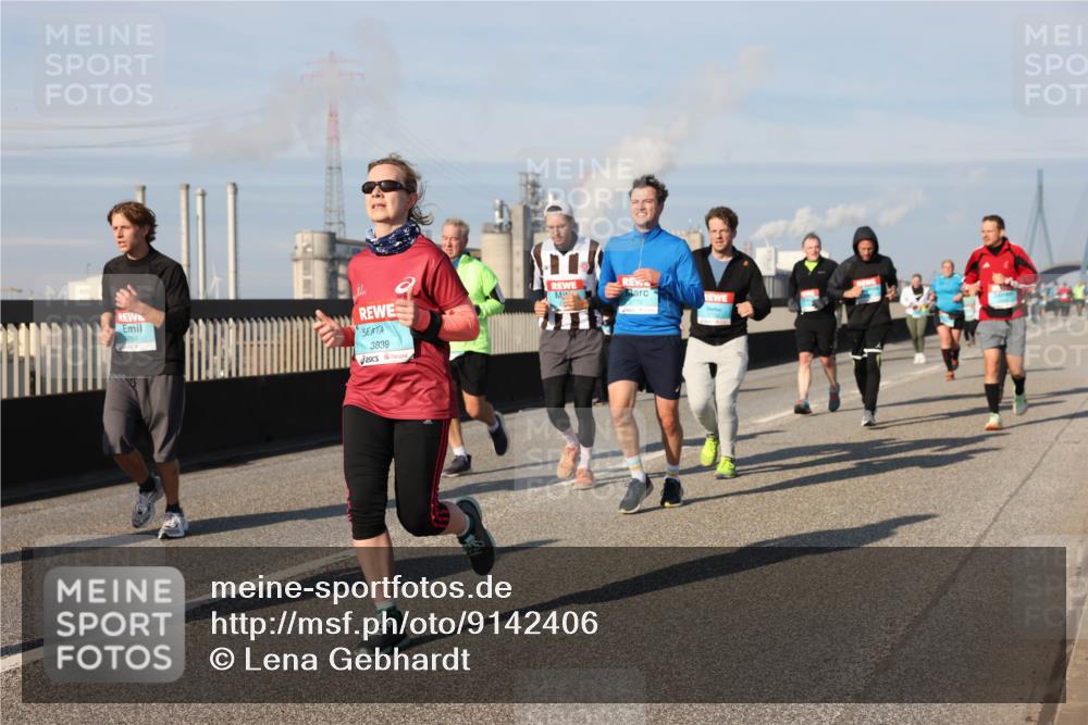 03.10.2025 - Köhlbrandbrückenlauf Lena Gebhardt http://msf.ph/oto/9142406 03.10.2025 10:00:16 Position 2 3839 meine-sportfotos.de