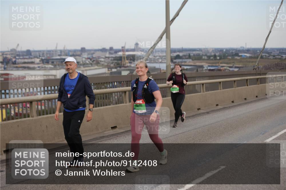 03.10.2025 - Köhlbrandbrückenlauf Jannik Wohlers http://msf.ph/oto/9142408 03.10.2025 15:42:07 Position 1 8664 meine-sportfotos.de