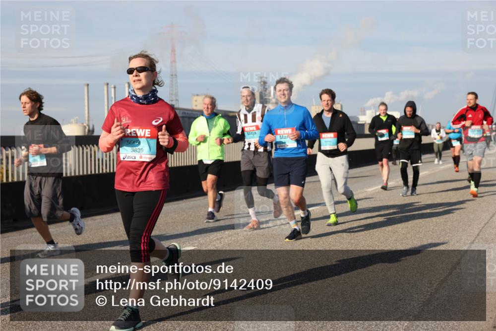 03.10.2025 - Köhlbrandbrückenlauf Lena Gebhardt http://msf.ph/oto/9142409 03.10.2025 10:00:16 Position 2 3839 meine-sportfotos.de