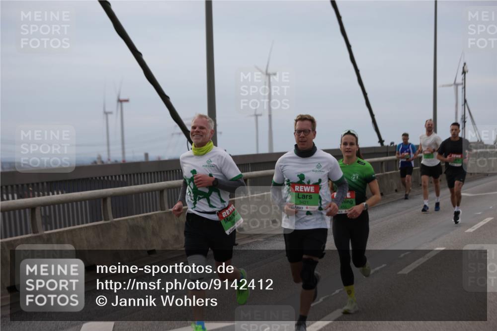 03.10.2025 - Köhlbrandbrückenlauf Jannik Wohlers http://msf.ph/oto/9142412 03.10.2025 15:42:23 Position 1 9421, 455 meine-sportfotos.de