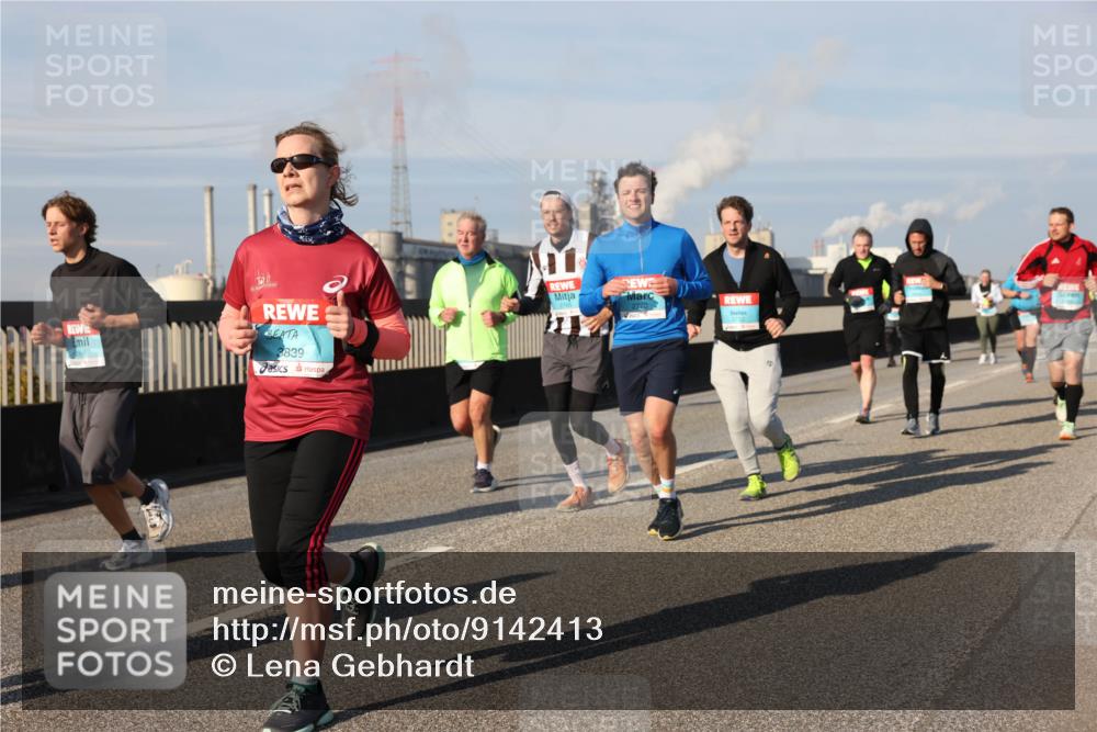 03.10.2025 - Köhlbrandbrückenlauf Lena Gebhardt http://msf.ph/oto/9142413 03.10.2025 10:00:16 Position 2 3839 meine-sportfotos.de