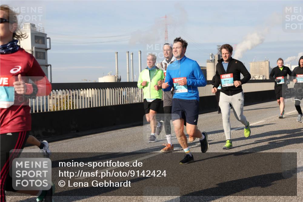 03.10.2025 - Köhlbrandbrückenlauf Lena Gebhardt http://msf.ph/oto/9142424 03.10.2025 10:00:17 Position 2 2770, 3732 meine-sportfotos.de