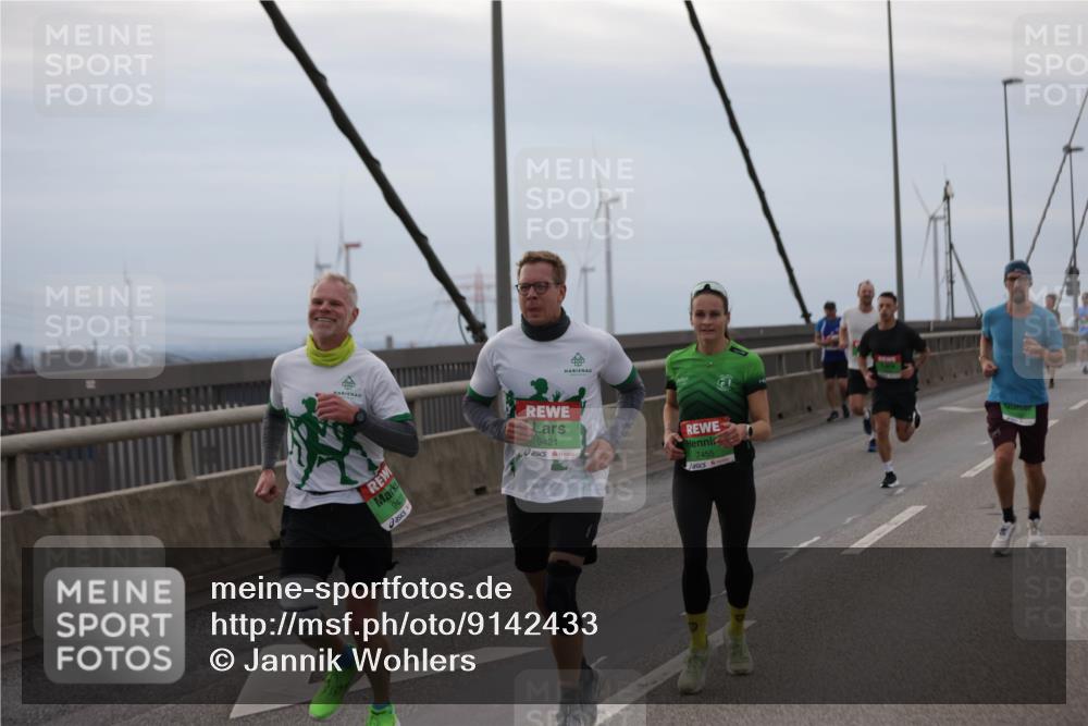 03.10.2025 - Köhlbrandbrückenlauf Jannik Wohlers http://msf.ph/oto/9142433 03.10.2025 15:42:23 Position 1 9421, 9422, 7455 meine-sportfotos.de