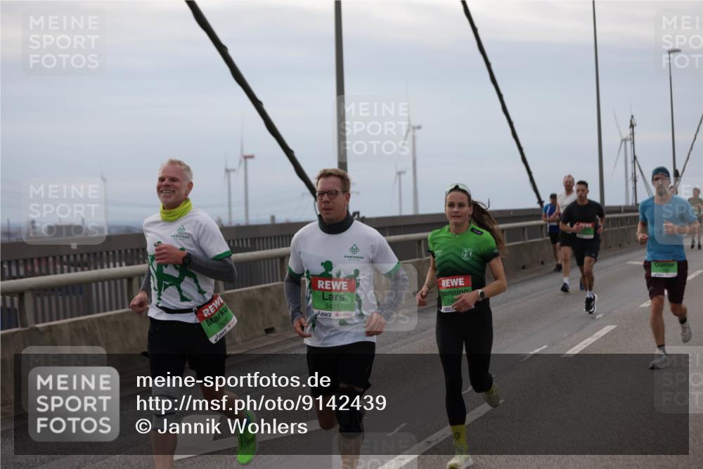 03.10.2025 - Köhlbrandbrückenlauf Jannik Wohlers http://msf.ph/oto/9142439 03.10.2025 15:42:23 Position 1 9422, 9421, 745 meine-sportfotos.de