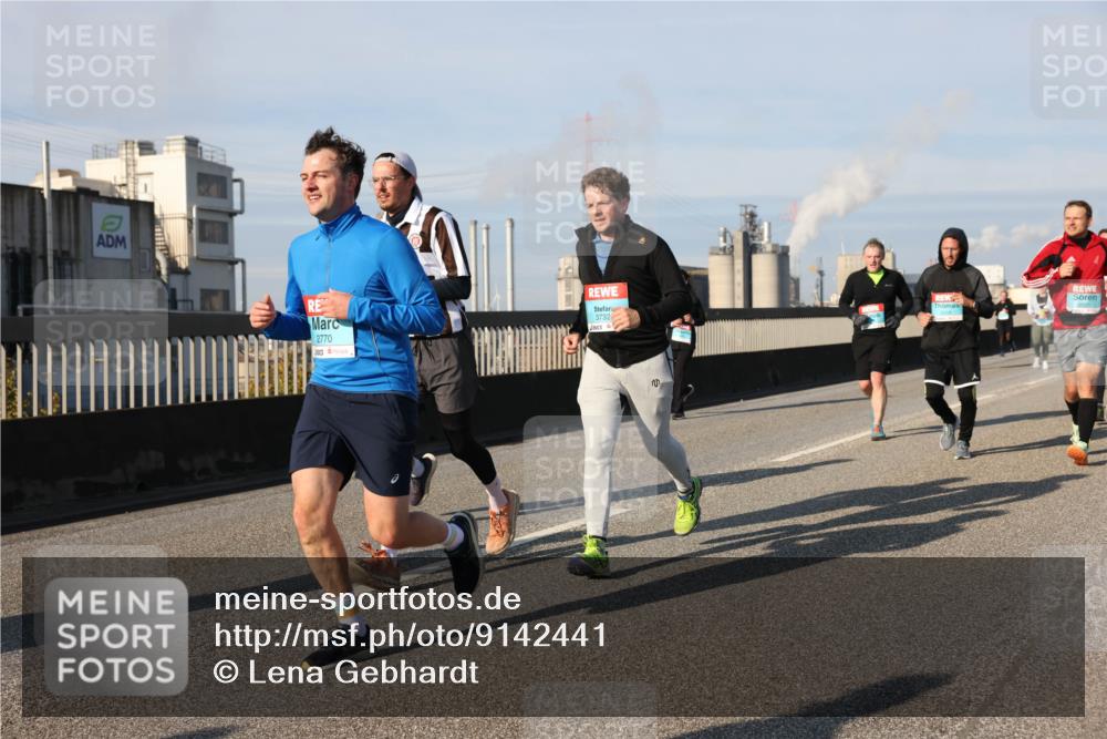 03.10.2025 - Köhlbrandbrückenlauf Lena Gebhardt http://msf.ph/oto/9142441 03.10.2025 10:00:17 Position 2 2770, 3732 meine-sportfotos.de