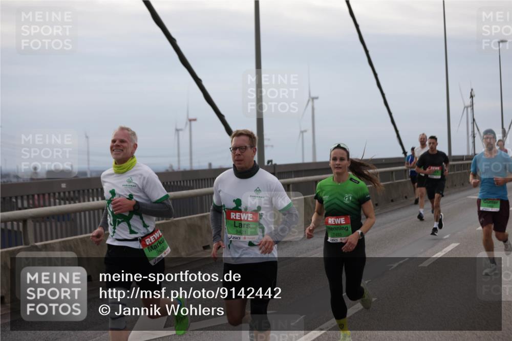 03.10.2025 - Köhlbrandbrückenlauf Jannik Wohlers http://msf.ph/oto/9142442 03.10.2025 15:42:23 Position 1 9422, 9421, 7455 meine-sportfotos.de