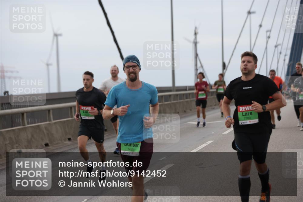 03.10.2025 - Köhlbrandbrückenlauf Jannik Wohlers http://msf.ph/oto/9142452 03.10.2025 15:42:24 Position 1 7403, 7780 meine-sportfotos.de