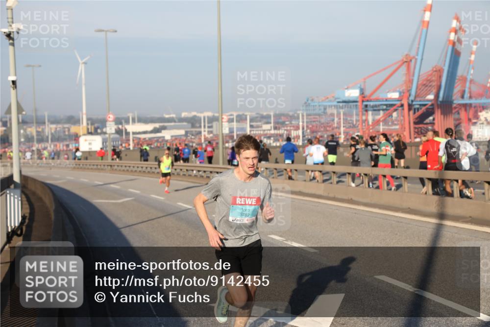 03.10.2025 - Köhlbrandbrückenlauf Yannick Fuchs http://msf.ph/oto/9142455 03.10.2025 08:28:22 Position 2 3782 meine-sportfotos.de
