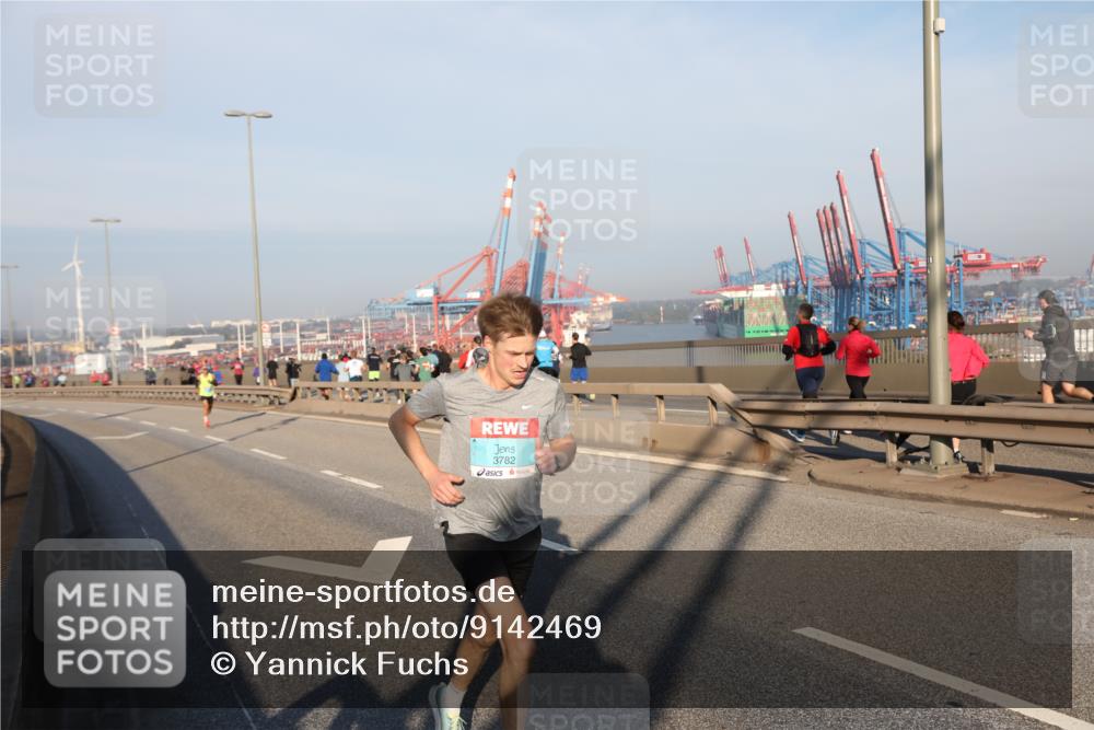 03.10.2025 - Köhlbrandbrückenlauf Yannick Fuchs http://msf.ph/oto/9142469 03.10.2025 08:28:23 Position 2 3782 meine-sportfotos.de