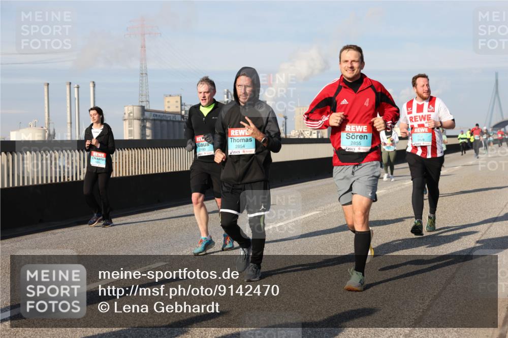 03.10.2025 - Köhlbrandbrückenlauf Lena Gebhardt http://msf.ph/oto/9142470 03.10.2025 10:00:19 Position 2 1484, 2180, 2854, 3828, 2855 meine-sportfotos.de