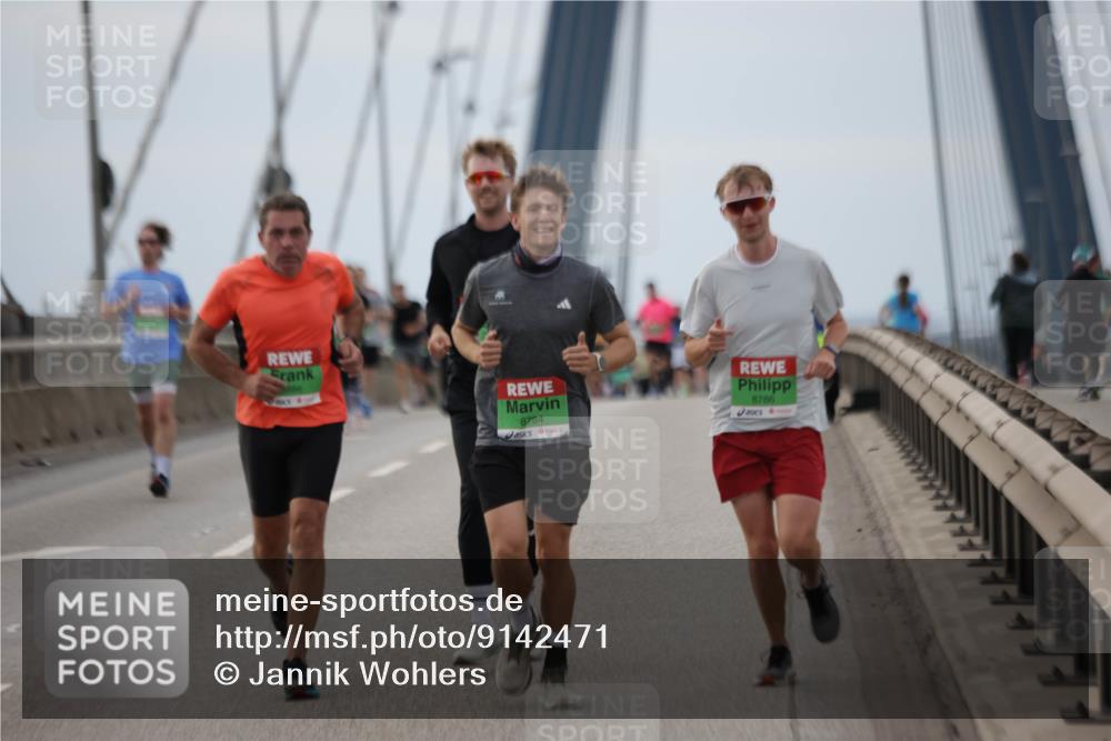 03.10.2025 - Köhlbrandbrückenlauf Jannik Wohlers http://msf.ph/oto/9142471 03.10.2025 15:42:26 Position 1 8784, 8786 meine-sportfotos.de
