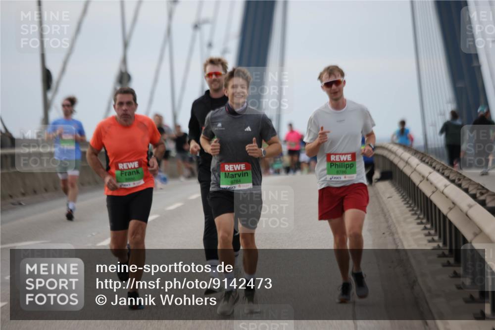 03.10.2025 - Köhlbrandbrückenlauf Jannik Wohlers http://msf.ph/oto/9142473 03.10.2025 15:42:26 Position 1 8886, 8784, 8786 meine-sportfotos.de