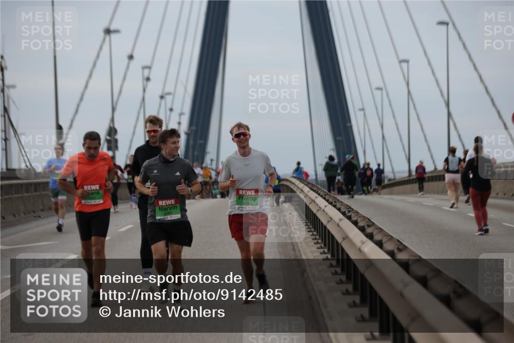 03.10.2025 - Köhlbrandbrückenlauf Jannik Wohlers http://msf.ph/oto/9142485 03.10.2025 15:42:27 Position 1 8784, 8786 meine-sportfotos.de