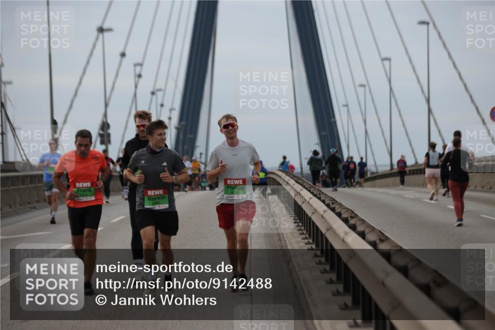 03.10.2025 - Köhlbrandbrückenlauf Jannik Wohlers http://msf.ph/oto/9142488 03.10.2025 15:42:27 Position 1 8784, 8786 meine-sportfotos.de