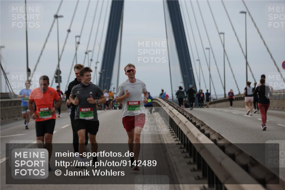 03.10.2025 - Köhlbrandbrückenlauf Jannik Wohlers http://msf.ph/oto/9142489 03.10.2025 15:42:27 Position 1 8784, 8786 meine-sportfotos.de