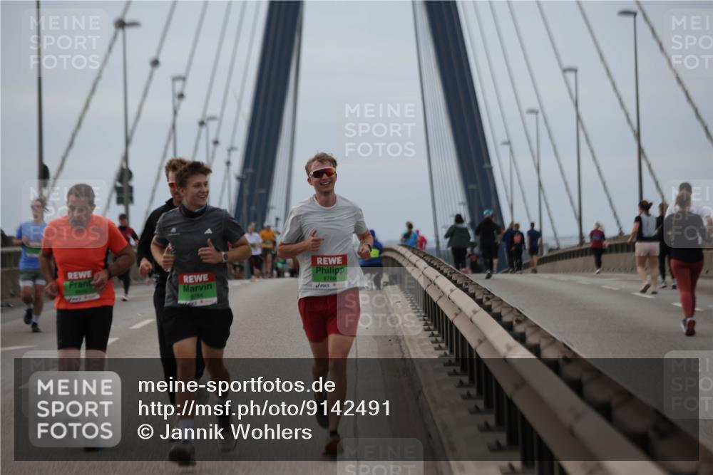 03.10.2025 - Köhlbrandbrückenlauf Jannik Wohlers http://msf.ph/oto/9142491 03.10.2025 15:42:27 Position 1 8784, 8786 meine-sportfotos.de