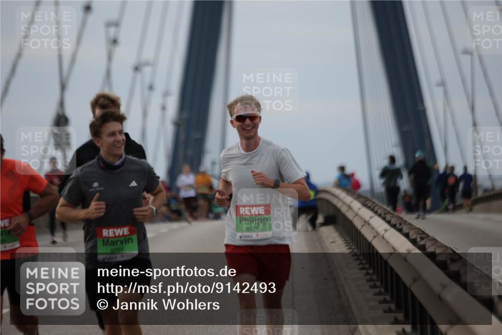 03.10.2025 - Köhlbrandbrückenlauf Jannik Wohlers http://msf.ph/oto/9142493 03.10.2025 15:42:27 Position 1 8784, 8786 meine-sportfotos.de