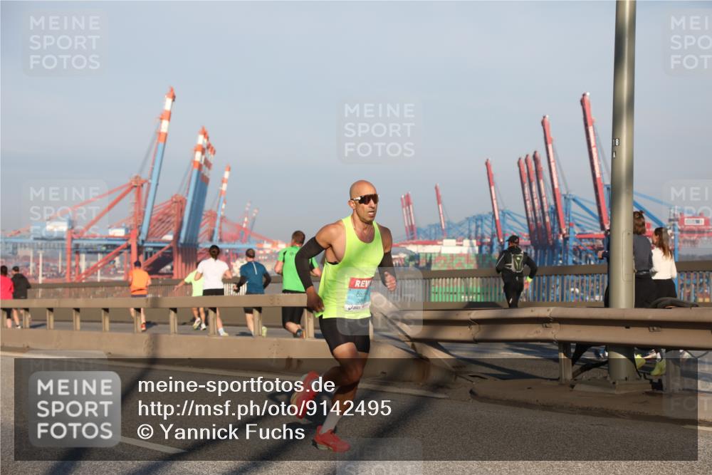 03.10.2025 - Köhlbrandbrückenlauf Yannick Fuchs http://msf.ph/oto/9142495 03.10.2025 08:28:30 Position 2 18 meine-sportfotos.de