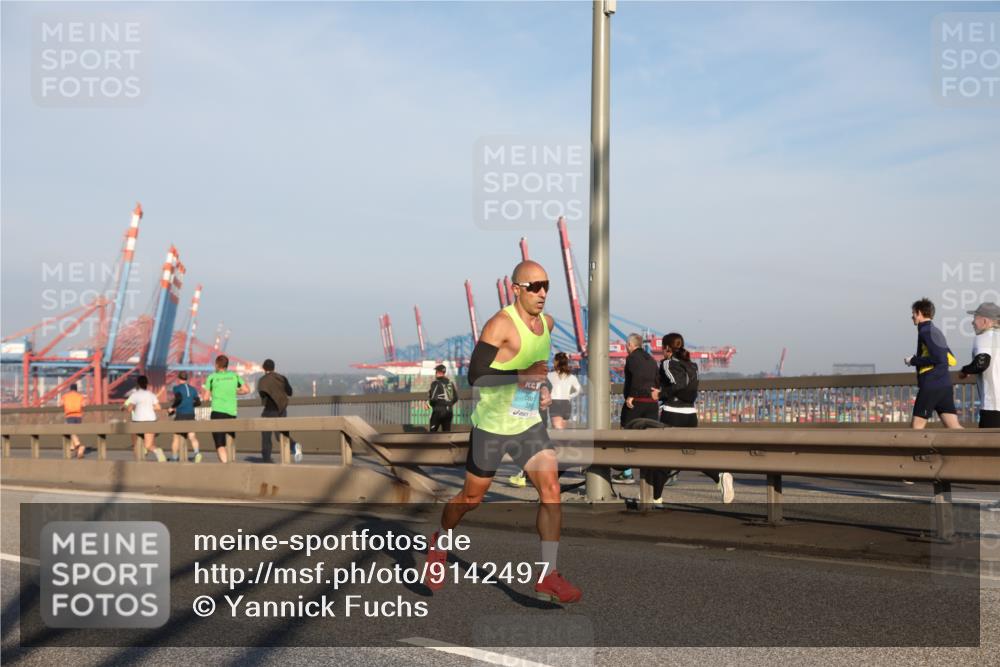 03.10.2025 - Köhlbrandbrückenlauf Yannick Fuchs http://msf.ph/oto/9142497 03.10.2025 08:28:31 Position 2  meine-sportfotos.de