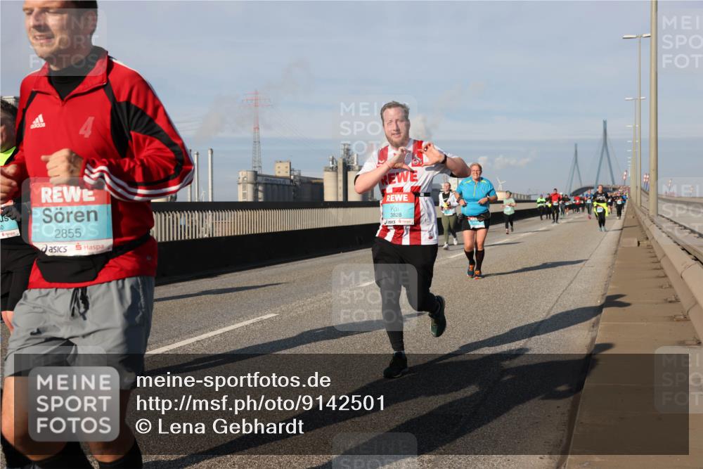 03.10.2025 - Köhlbrandbrückenlauf Lena Gebhardt http://msf.ph/oto/9142501 03.10.2025 10:00:20 Position 2 0, 2855, 3828 meine-sportfotos.de