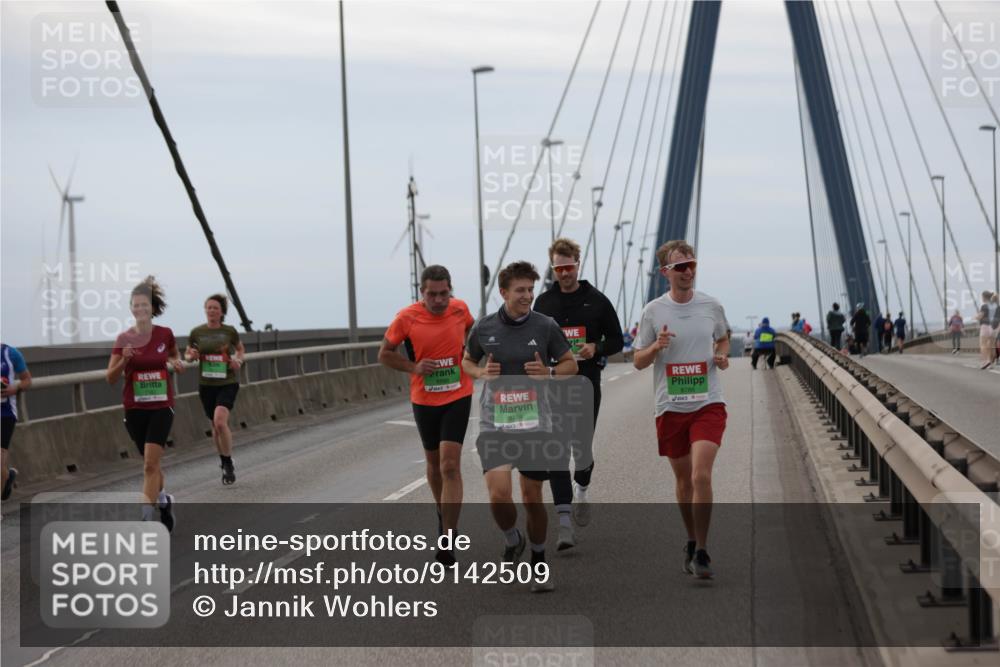 03.10.2025 - Köhlbrandbrückenlauf Jannik Wohlers http://msf.ph/oto/9142509 03.10.2025 15:42:28 Position 1 8784, 8786 meine-sportfotos.de