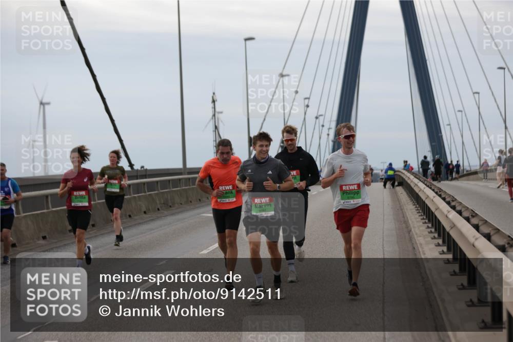 03.10.2025 - Köhlbrandbrückenlauf Jannik Wohlers http://msf.ph/oto/9142511 03.10.2025 15:42:28 Position 1 8784, 8786 meine-sportfotos.de