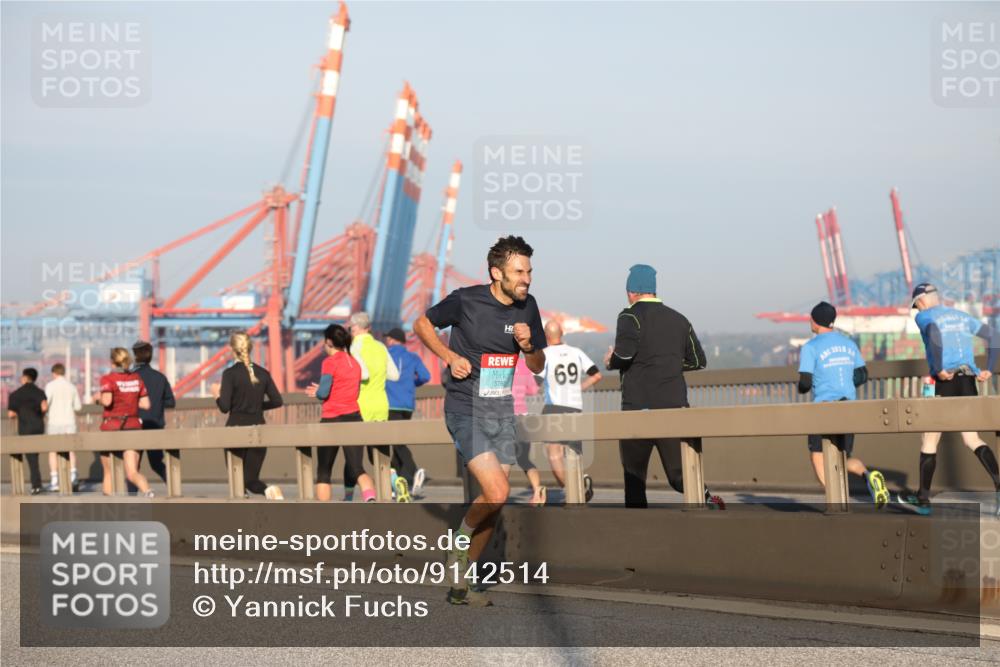 03.10.2025 - Köhlbrandbrückenlauf Yannick Fuchs http://msf.ph/oto/9142514 03.10.2025 08:28:50 Position 2 3760, 69, 2018 meine-sportfotos.de