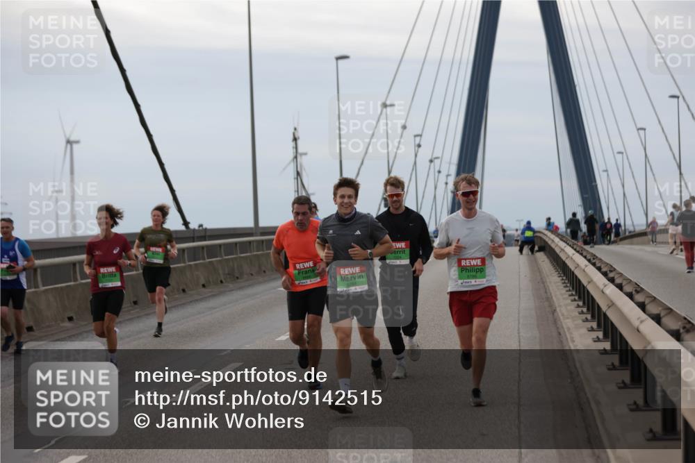 03.10.2025 - Köhlbrandbrückenlauf Jannik Wohlers http://msf.ph/oto/9142515 03.10.2025 15:42:29 Position 1 8784 meine-sportfotos.de