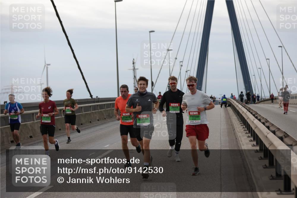 03.10.2025 - Köhlbrandbrückenlauf Jannik Wohlers http://msf.ph/oto/9142530 03.10.2025 15:42:29 Position 1 8784, 7224, 8786 meine-sportfotos.de