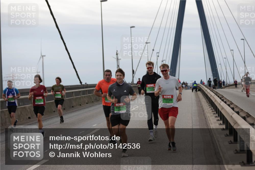 03.10.2025 - Köhlbrandbrückenlauf Jannik Wohlers http://msf.ph/oto/9142536 03.10.2025 15:42:29 Position 1 8784, 8786 meine-sportfotos.de