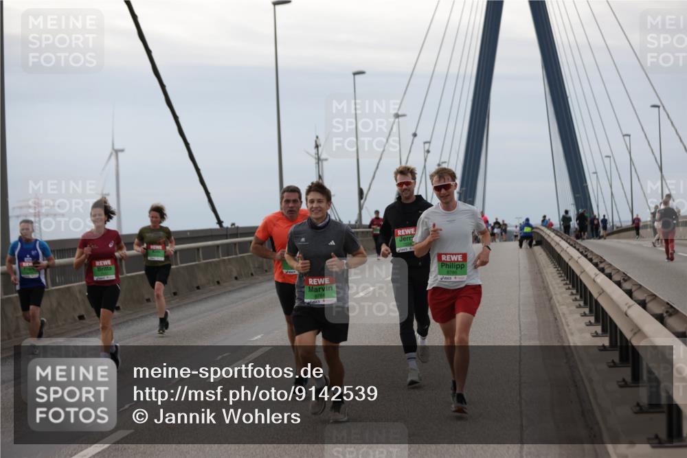 03.10.2025 - Köhlbrandbrückenlauf Jannik Wohlers http://msf.ph/oto/9142539 03.10.2025 15:42:29 Position 1 8784, 8786 meine-sportfotos.de