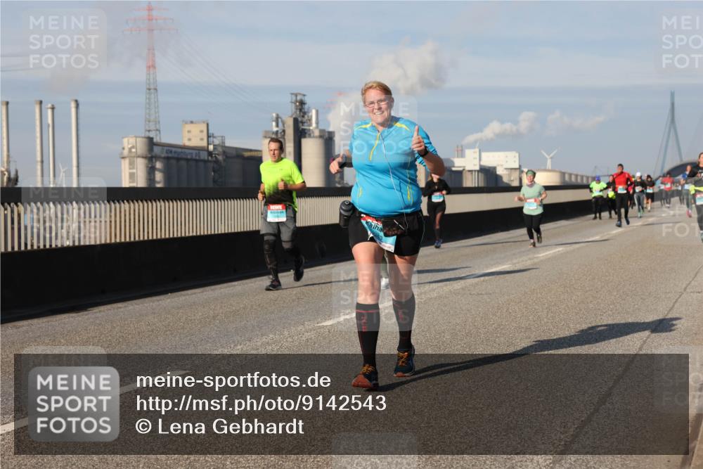 03.10.2025 - Köhlbrandbrückenlauf Lena Gebhardt http://msf.ph/oto/9142543 03.10.2025 10:00:22 Position 2  meine-sportfotos.de