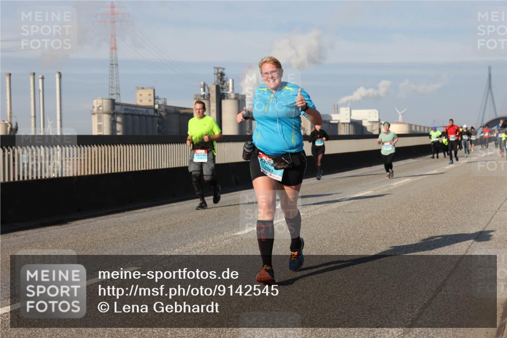 03.10.2025 - Köhlbrandbrückenlauf Lena Gebhardt http://msf.ph/oto/9142545 03.10.2025 10:00:22 Position 2 2243 meine-sportfotos.de
