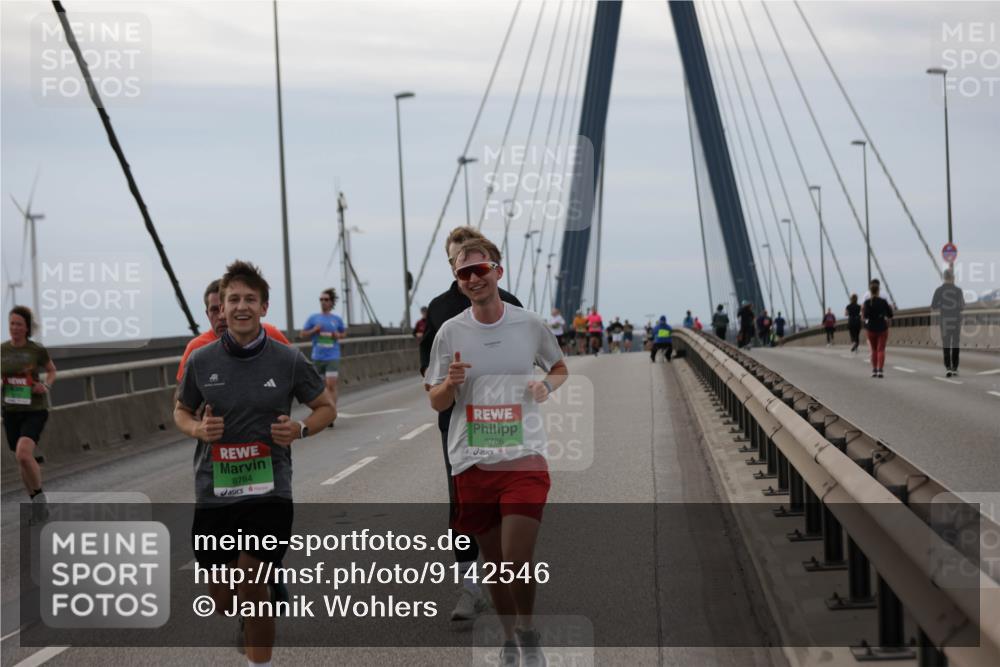 03.10.2025 - Köhlbrandbrückenlauf Jannik Wohlers http://msf.ph/oto/9142546 03.10.2025 15:42:30 Position 1 8784, 8786 meine-sportfotos.de