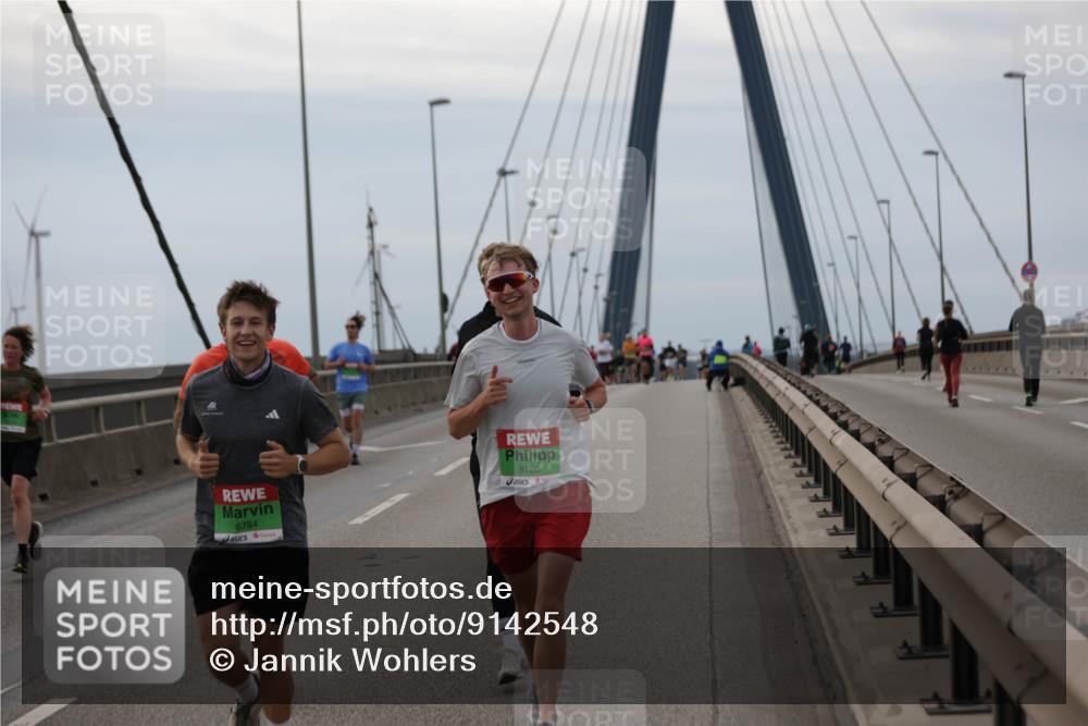 03.10.2025 - Köhlbrandbrückenlauf Jannik Wohlers http://msf.ph/oto/9142548 03.10.2025 15:42:30 Position 1 8784, 8786 meine-sportfotos.de