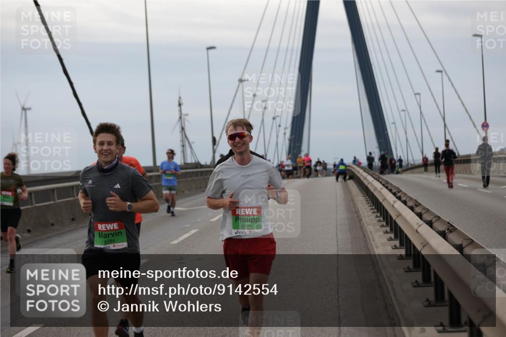 03.10.2025 - Köhlbrandbrückenlauf Jannik Wohlers http://msf.ph/oto/9142554 03.10.2025 15:42:30 Position 1 8784, 8786 meine-sportfotos.de