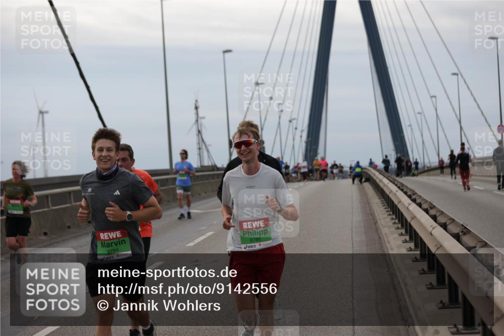 03.10.2025 - Köhlbrandbrückenlauf Jannik Wohlers http://msf.ph/oto/9142556 03.10.2025 15:42:30 Position 1 8784, 8786 meine-sportfotos.de