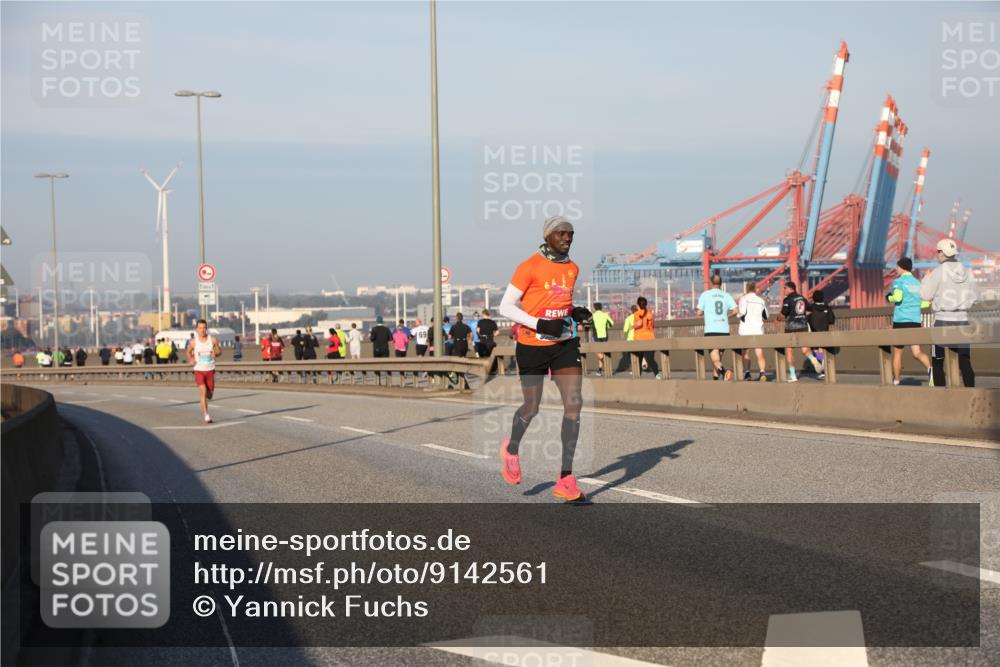03.10.2025 - Köhlbrandbrückenlauf Yannick Fuchs http://msf.ph/oto/9142561 03.10.2025 08:29:00 Position 2 69 meine-sportfotos.de