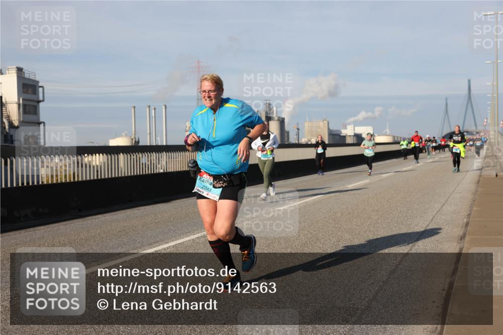 03.10.2025 - Köhlbrandbrückenlauf Lena Gebhardt http://msf.ph/oto/9142563 03.10.2025 10:00:23 Position 2 2243 meine-sportfotos.de