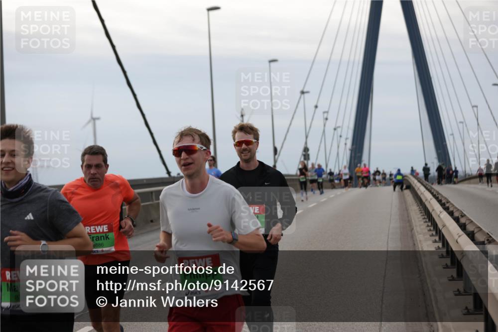 03.10.2025 - Köhlbrandbrückenlauf Jannik Wohlers http://msf.ph/oto/9142567 03.10.2025 15:42:31 Position 1 8784, 8886, 8786 meine-sportfotos.de