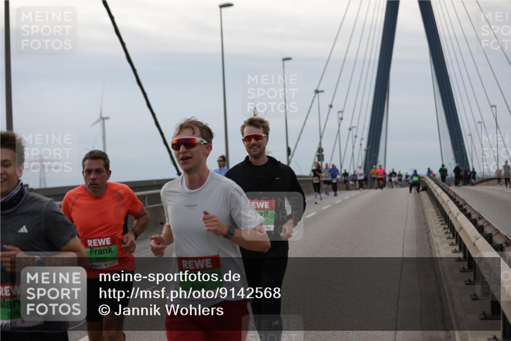 03.10.2025 - Köhlbrandbrückenlauf Jannik Wohlers http://msf.ph/oto/9142568 03.10.2025 15:42:31 Position 1 8784, 8886, 8786 meine-sportfotos.de