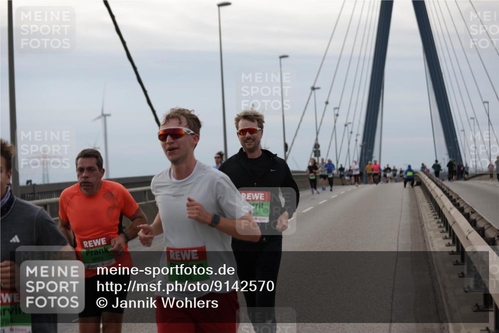 03.10.2025 - Köhlbrandbrückenlauf Jannik Wohlers http://msf.ph/oto/9142570 03.10.2025 15:42:31 Position 1 784, 8886, 8786, 24 meine-sportfotos.de