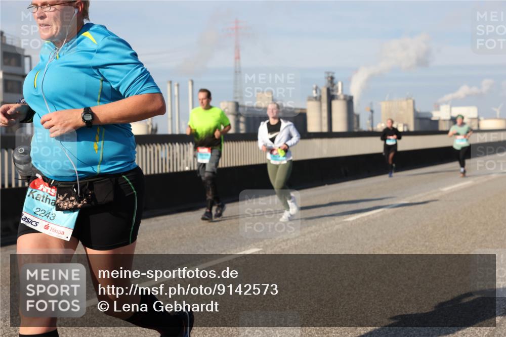 03.10.2025 - Köhlbrandbrückenlauf Lena Gebhardt http://msf.ph/oto/9142573 03.10.2025 10:00:24 Position 2 2243 meine-sportfotos.de