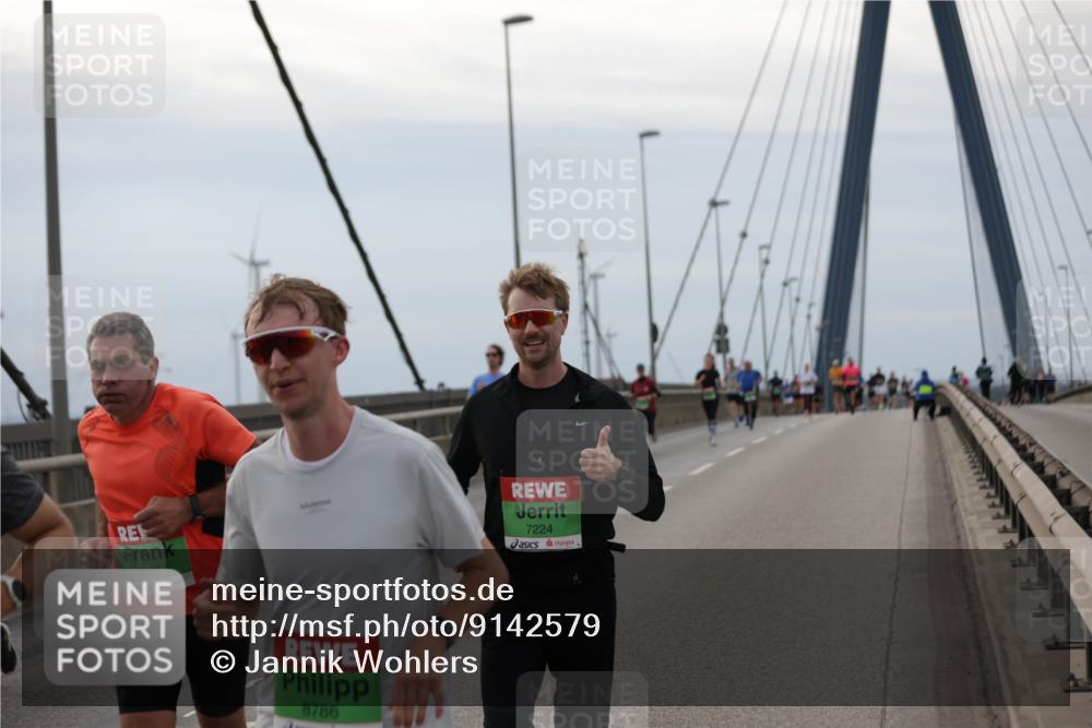 03.10.2025 - Köhlbrandbrückenlauf Jannik Wohlers http://msf.ph/oto/9142579 03.10.2025 15:42:31 Position 1 8886, 8786, 7224 meine-sportfotos.de