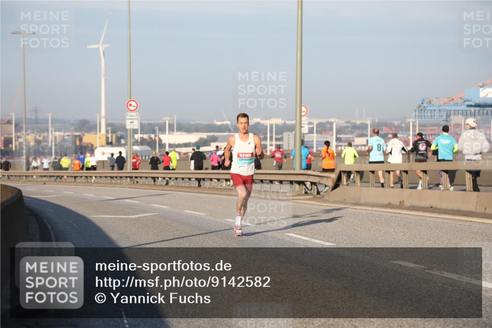 03.10.2025 - Köhlbrandbrückenlauf Yannick Fuchs http://msf.ph/oto/9142582 03.10.2025 08:29:03 Position 2  meine-sportfotos.de